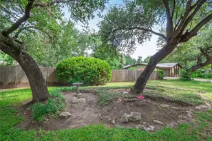 12901 Sherbourne St, Austin, TX 78729 - Photo 36