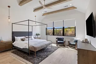 250 Hawthorne Ln, Spicewood, TX 78669 - Photo 14