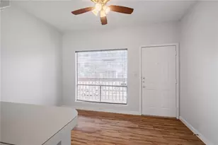 2210 Pearl St, Austin, TX 78705 - Photo 2