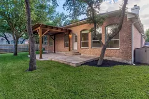 11405 Larue Belle Ln, Austin, TX 78739 - Photo 2