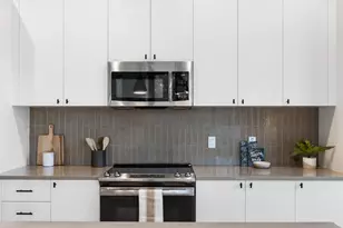 800 Embassy Dr, Austin, TX 78702 - Photo 30