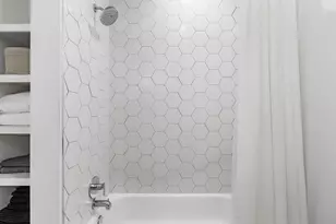 800 Embassy Dr, Austin, TX 78702 - Photo 24