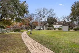 800 Embassy Dr, Austin, TX 78702 - Photo 20