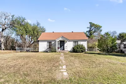 517 N Avenue F, Elgin, TX 78621 - Photo 1