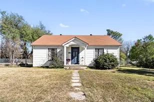 517 N Ave F, Elgin, TX 78621 - Photo 2