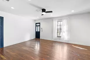 517 N Ave F, Elgin, TX 78621 - Photo 6