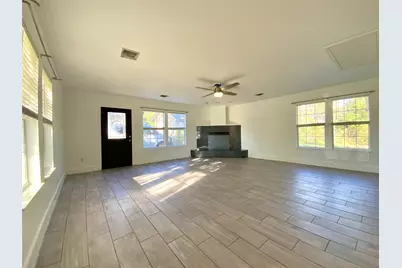 2010 Emerald Isle Drive, Leander, TX 78641 - Photo 4