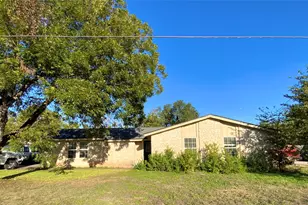 2010 Emerald Isle Dr, Leander, TX 78641 - Photo 1