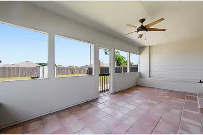 1910 Oaklawn Drive, Taylor, TX 76574 - Photo 32