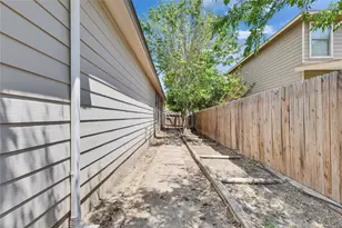 521 New Country Rd, Kyle, TX 78640 - Photo 28