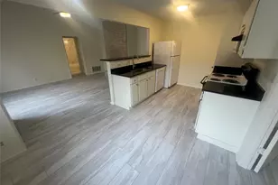 807 Lloyd Ln, Elgin, TX 78621 - Photo 8