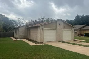 807 Lloyd Ln, Elgin, TX 78621 - Photo 1
