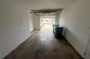 807 Lloyd Ln, Elgin, TX 78621 - Photo 14