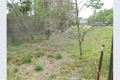 441 Tom Tom, Smithville, TX 78957 - Photo 10