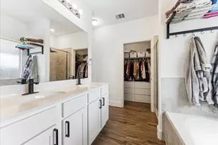 700 Legends Ln, Georgetown, TX 78628 - Photo 18