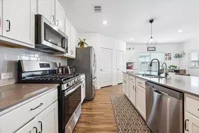 700 Legends Lane, Georgetown, TX 78628 - Photo 8