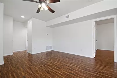 302 W San Antonio Street #101, San Marcos, TX 78666 - Photo 16