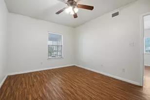302 W San Antonio St, San Marcos, TX 78666 - Photo 24