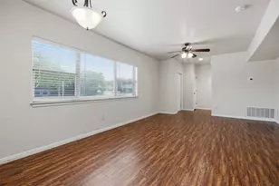 302 W San Antonio St, San Marcos, TX 78666 - Photo 12