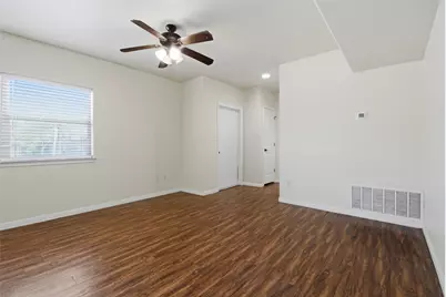 302 W San Antonio Street #101, San Marcos, TX 78666 - Photo 8