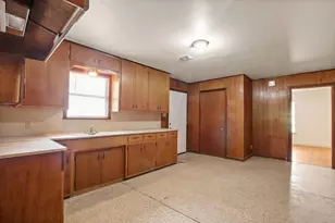 1007 Kimbro St, Taylor, TX 76574 - Photo 10