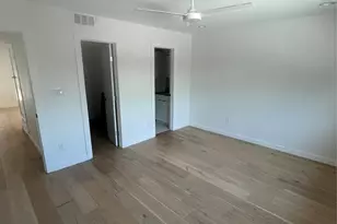 400 E 30th St, Austin, TX 78705 - Photo 8