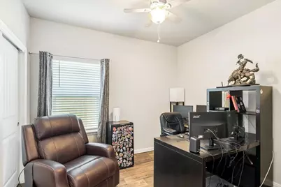 616 Independence Avenue, Liberty Hill, TX 78642 - Photo 32