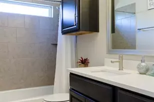 807 E 16th St, Austin, TX 78702 - Photo 20