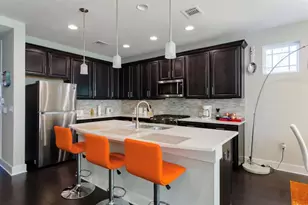 807 E 16th St, Austin, TX 78702 - Photo 2
