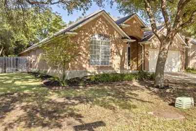 7124 Quimper Lane, Austin, TX 78749 - Photo 2