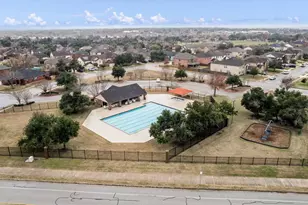 4202 King's Canyon Dr, Taylor, TX 76574 - Photo 32