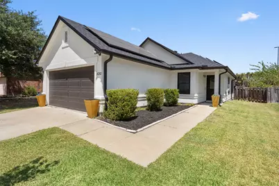 4202 Kings Canyon Drive, Taylor, TX 76574 - Photo 2
