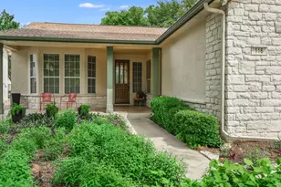 116 Running Water St, Georgetown, TX 78633 - Photo 2