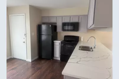908 Guadalupe Street #B, Lockhart, TX 78644 - Photo 4
