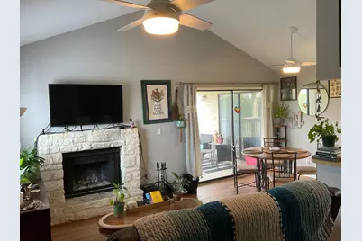 1013 Chestnut Street #Building C, Unit 5, San Marcos, TX 78666 - Photo 2