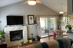 1013 Chestnut St, San Marcos, TX 78666 - Photo 2