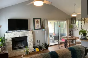 1013 Chestnut St, San Marcos, TX 78666 - Photo 2