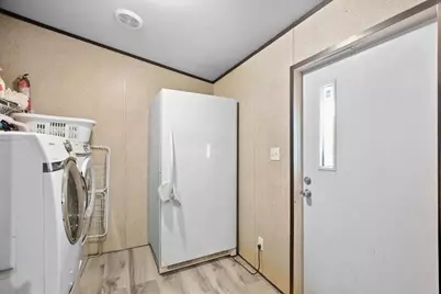 4321 County Road 444, Waelder, TX 78959 - Photo 20