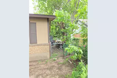 714 S C M Allen Parkway, San Marcos, TX 78666 - Photo 4