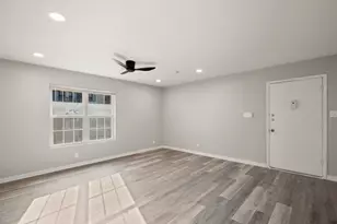 910 Duncan Ln, Austin, TX 78705 - Photo 4