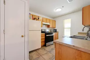 6901 Frontera Tr, Austin, TX 78741 - Photo 10
