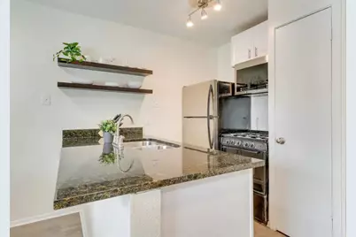 2401 Manor Rd #129, Austin, TX 78722 - Photo 20