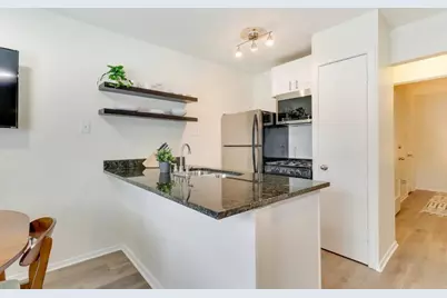 2401 Manor Rd #129, Austin, TX 78722 - Photo 14