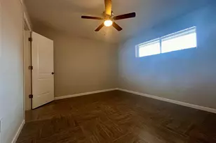 901 E 40th St, Austin, TX 78751 - Photo 8