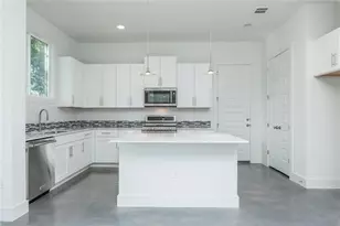 1403 Arcadia Ave, Austin, TX 78757 - Photo 10