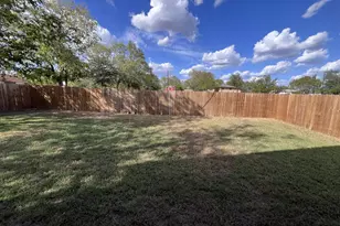 410 W Trinity St, Luling, TX 78648 - Photo 20