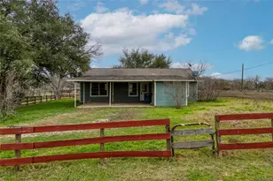 103 Robin Ln, Luling, TX 78648 - Photo 6