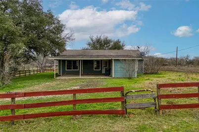 103 Robin Lane, Luling, TX 78648 - Photo 6