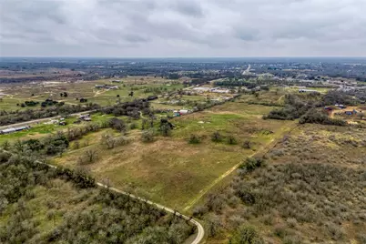 103 Robin Lane, Luling, TX 78648 - Photo 1