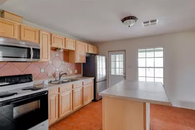 103 Robin Lane, Luling, TX 78648 - Photo 16